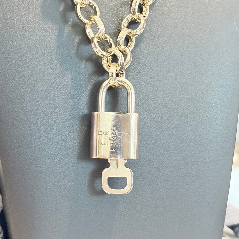 Louis Vuitton Lock & Key #316 w/a Gold Chain Necklace 16 Inch + 3" Extender - Picture 7 of 8